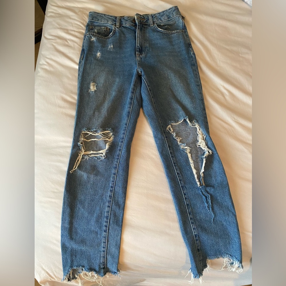 Used- Like New- Distressed Straight Leg Jeans